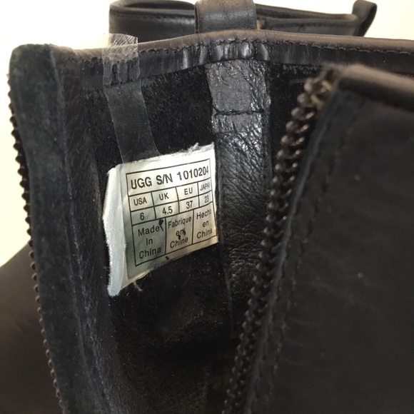 COPY - Ugg Women's Shoes Rugged Black Booties Size 6 - Picture 9 of 16